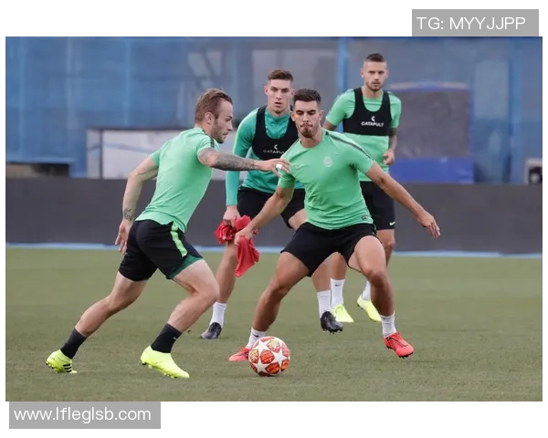 成都网球队在冠军赛中的意识表现与欧冠足球的精彩对比分析